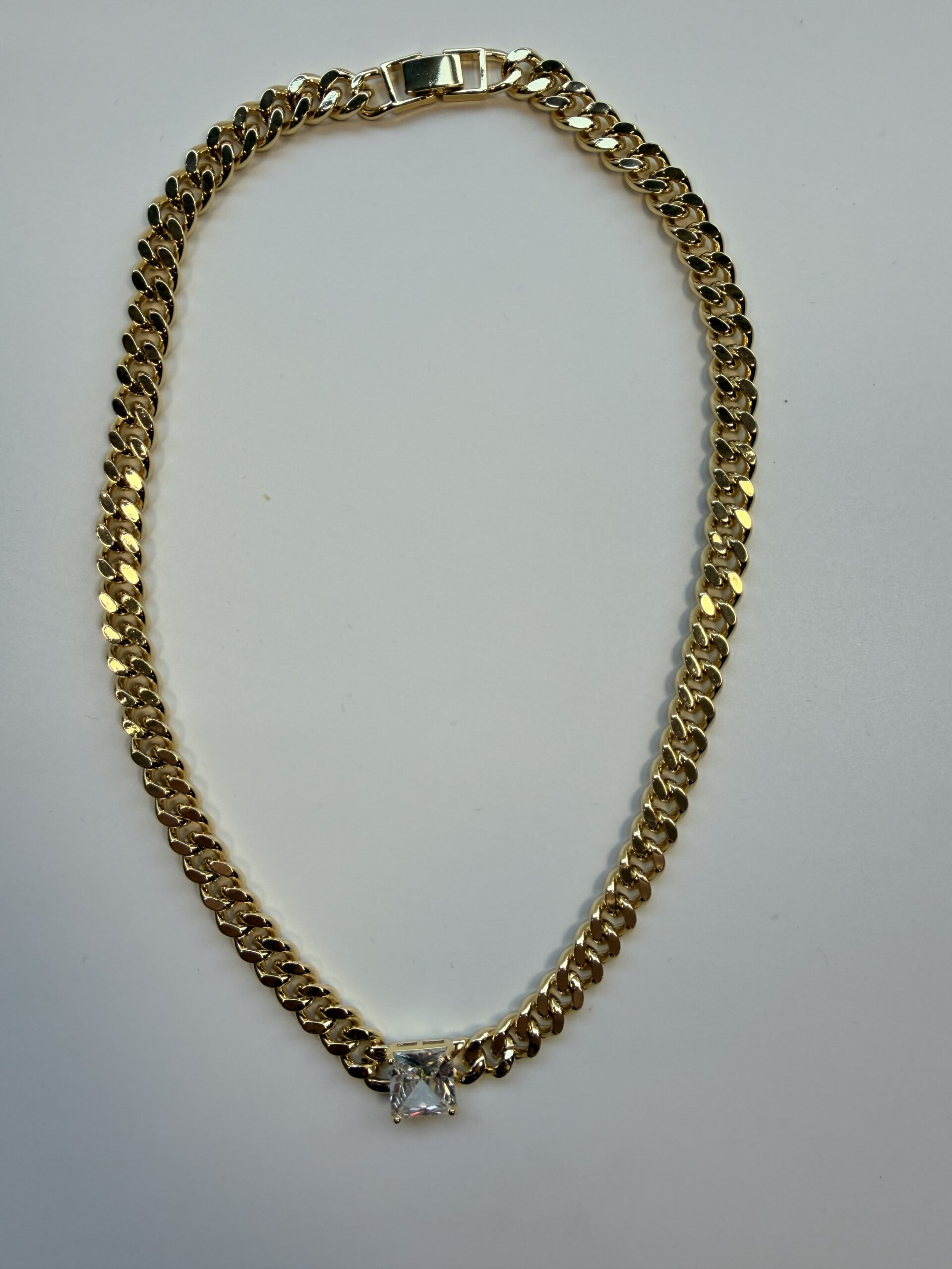 14 K Taşlı Kolye